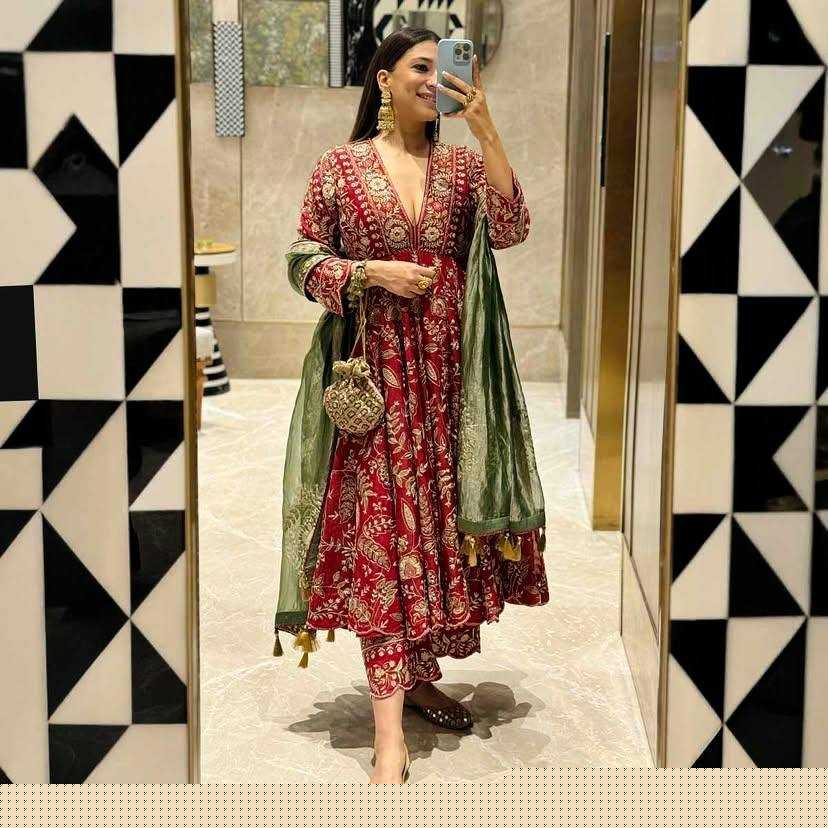 Chinon Silk Embroidery Anarkali Gowns - MYLUXURY LANE ENTERPRISE